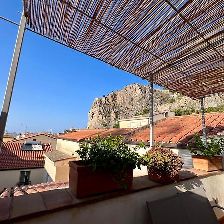Bed and Breakfast Cortile Umberto I Чефалу Экстерьер фото