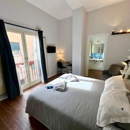 Bed and Breakfast Cortile Umberto I Чефалу Экстерьер фото