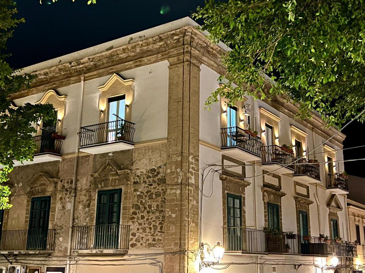 Bed and Breakfast Cortile Umberto I Чефалу Экстерьер фото